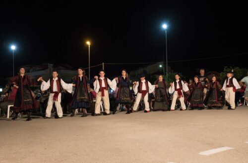 Το παιδικό χορευτικό της Αδελφότητας στην Κιάφα